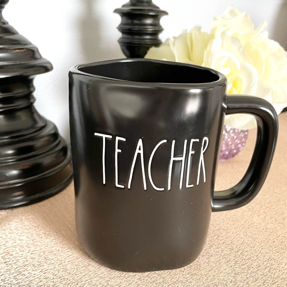 🆕Rae Dunn Ceramic TEACHER Mug